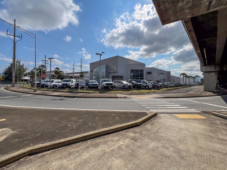 More Photos Of 2845 Kilihau St, Honolulu Showroom For Lease