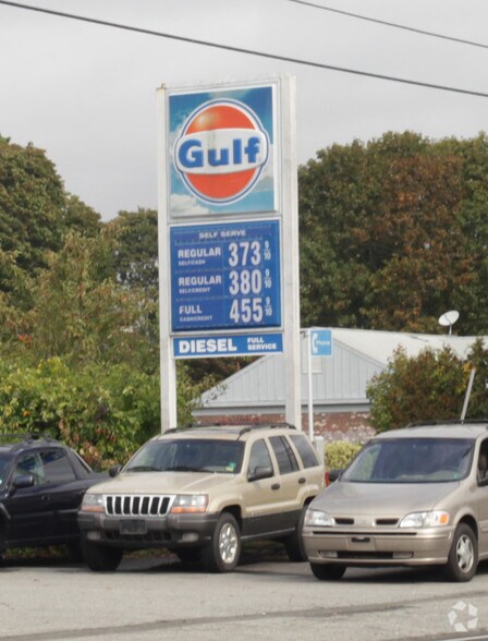 More Photos Of 621 Boston Post Rd, Old Saybrook Service Station For Sale