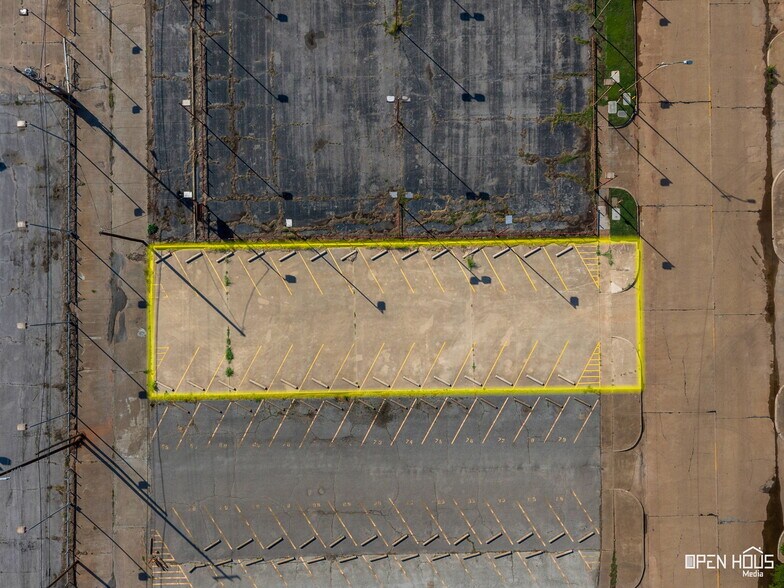 More Photos Of 705 Lamar St, Wichita Falls Office For Sale