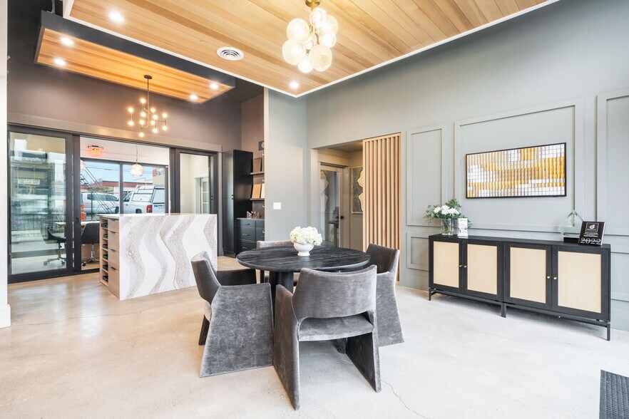 More Photos Of 1464 49th St NW, Seattle Office For Sale