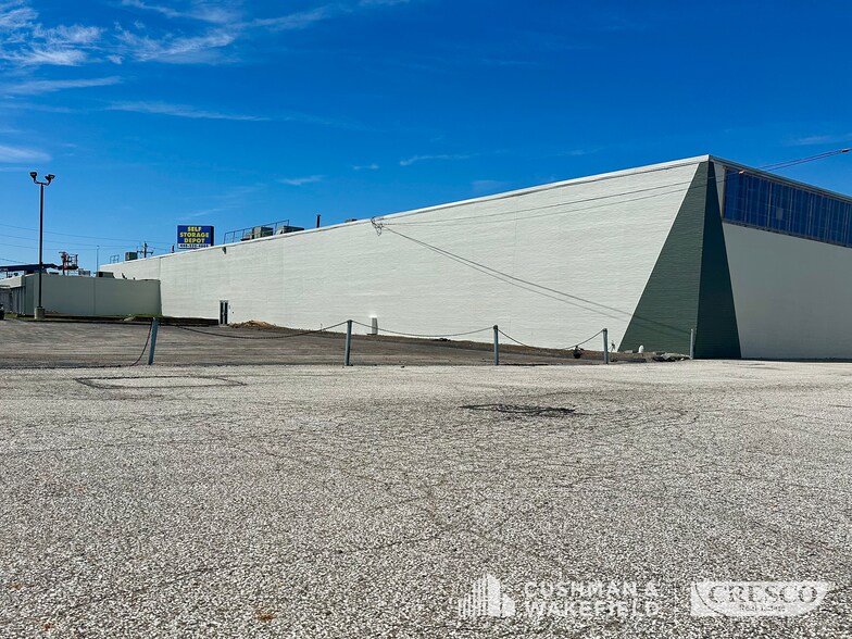 More Photos Of 24455 Aurora Rd, Bedford Heights Warehouse For Lease