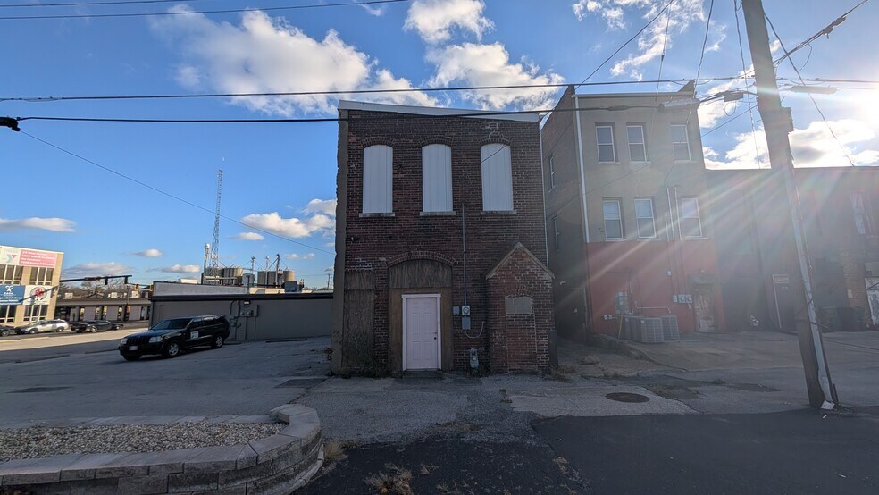More Photos Of 11 W National Ave, Brazil Office For Sale