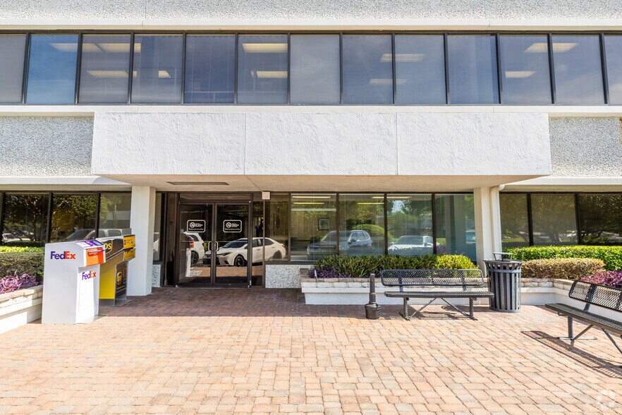 More Photos Of 6620 S Southpoint Dr, Jacksonville Office For Sale