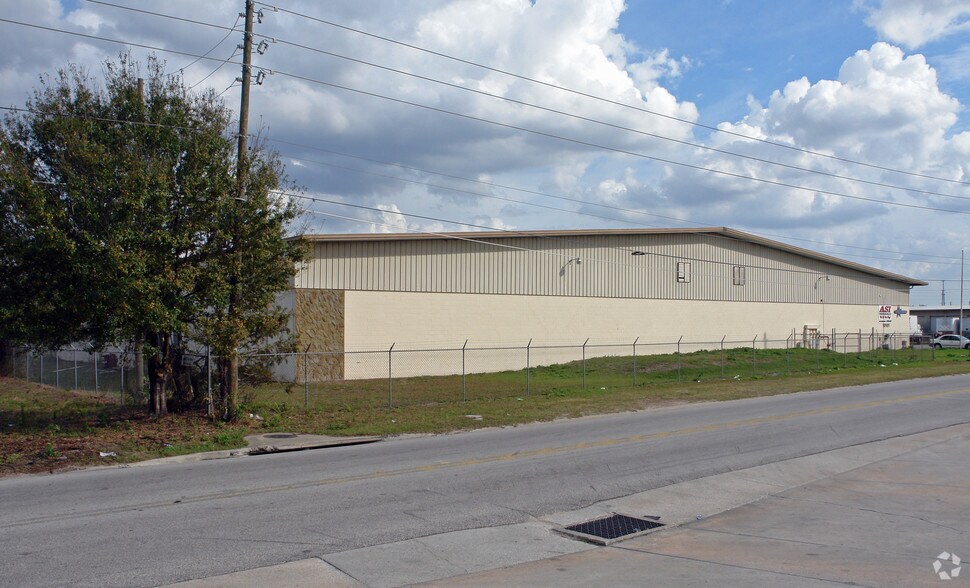 More Photos Of 10101 General Dr, Orlando Warehouse For Lease