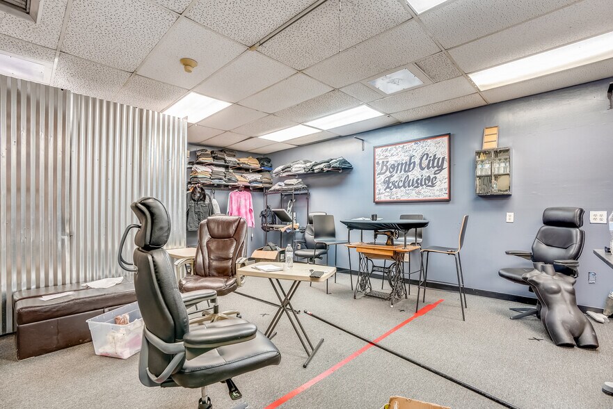 More Photos Of 6314 Windsor Mill Rd, Woodlawn Office For Sale
