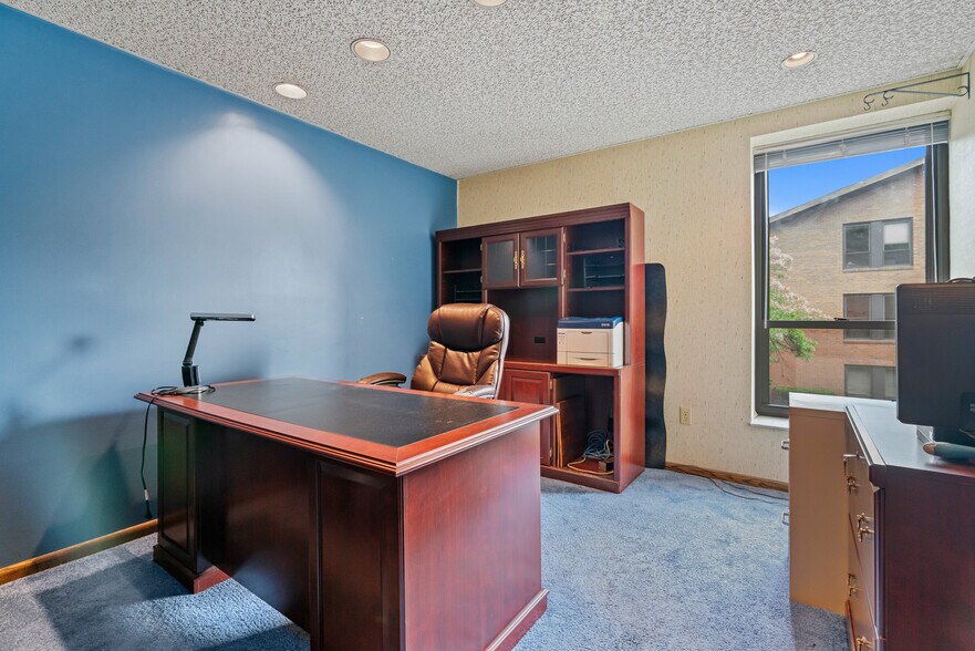 More Photos Of 600 McKnight Park Dr, Pittsburgh Office For Lease