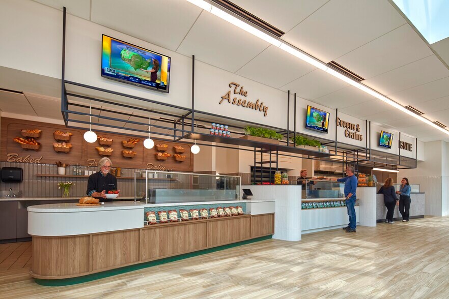 More Photos Of 1200 Abernathy Rd NE, Atlanta Unknown For Lease