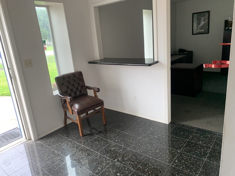 More Photos Of 15825 1st St, Channelview Warehouse For Lease