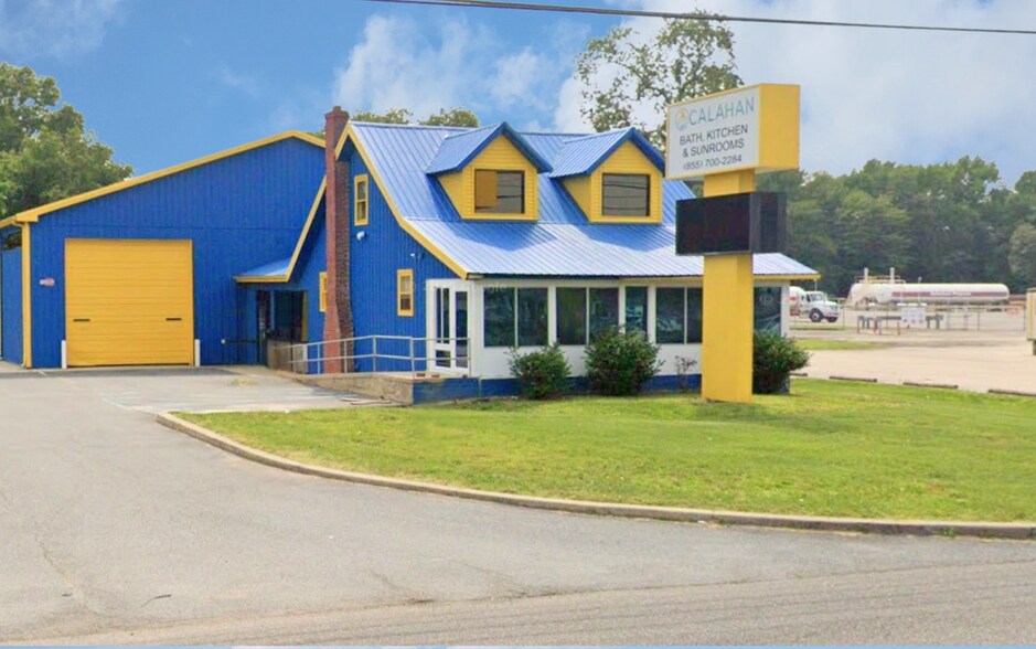 Primary Photo Of 3895 N Dupont Hwy, Dover Light Distribution For Sale