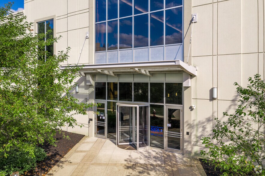 More Photos Of 50 Millstone Rd, East Windsor Unknown For Lease