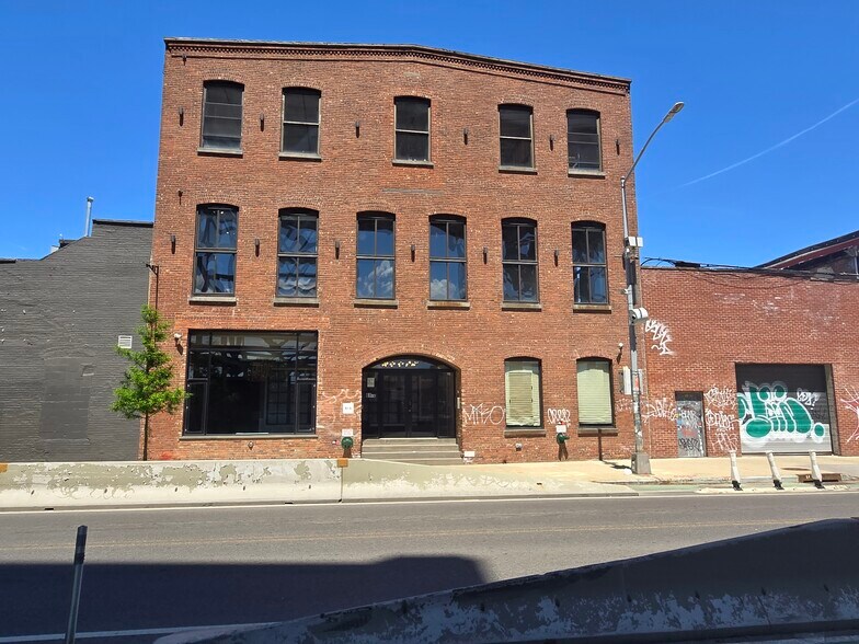 Primary Photo Of 69 9th St, Brooklyn Warehouse For Lease