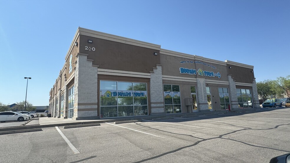 More Photos Of 200-284 E Lake Mead Dr, Henderson Unknown For Lease