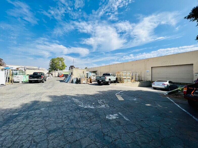 More Photos Of 1153 S Greenwood Ave, Montebello Manufacturing For Lease