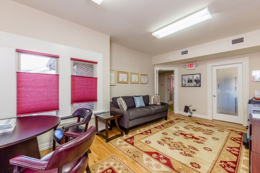 More Photos Of 3718 Mount Vernon St, Houston Office For Lease