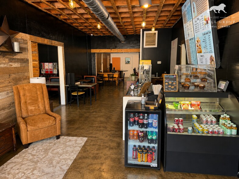 More Photos Of 225 W Lubbock St, Slaton Storefront Retail Office For Sale