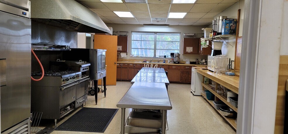 More Photos Of 3632 NE 7th St, Ocala Lodge Meeting Hall For Sale