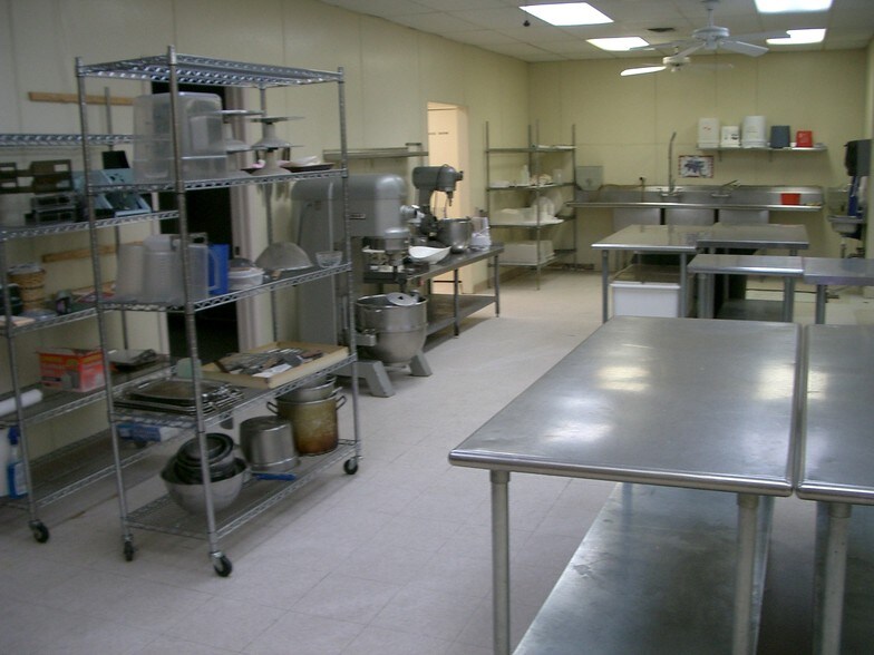 More Photos Of 4817 Brentwood Stair Rd, Fort Worth Unknown For Lease