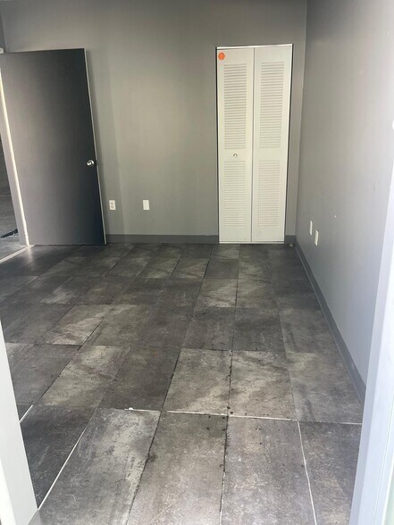 More Photos Of 14141-14157 SW 119th Ave, Miami Light Distribution For Lease