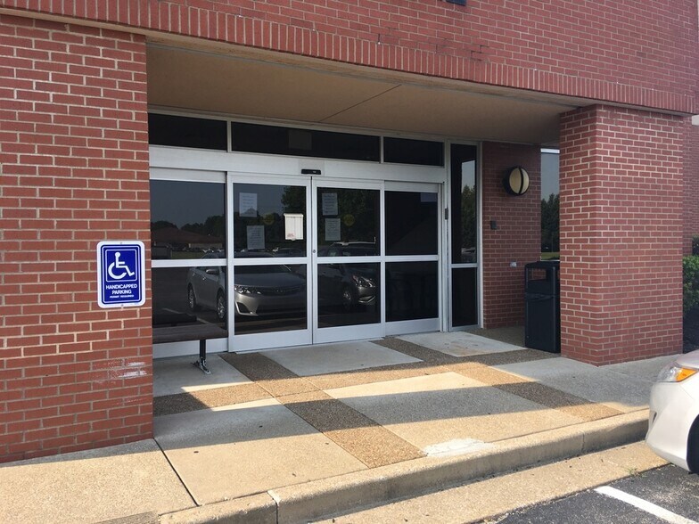 More Photos Of 1312 Professional Blvd, Evansville Medical For Sale