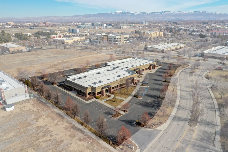 More Photos Of 1937 S Bonito Way, Meridian Office For Lease