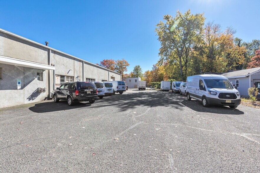 More Photos Of 343 Somerset St, Stirling Warehouse For Lease