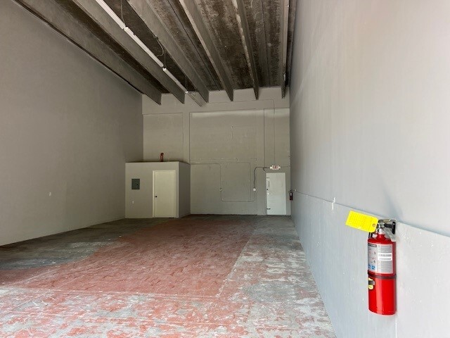 More Photos Of 238 NW 9 #2 ave, Homestead Light Manufacturing For Lease