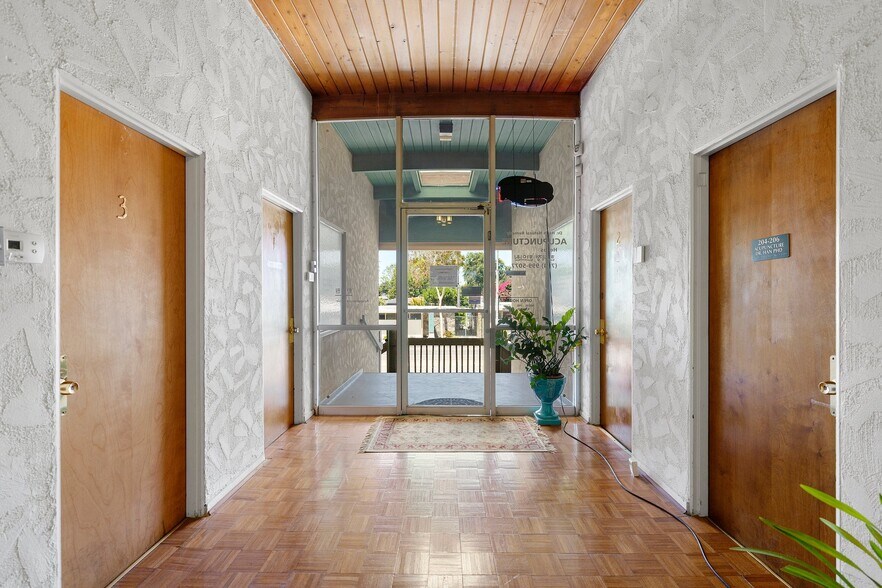 More Photos Of 608 S Harbor Blvd, Anaheim Medical For Sale