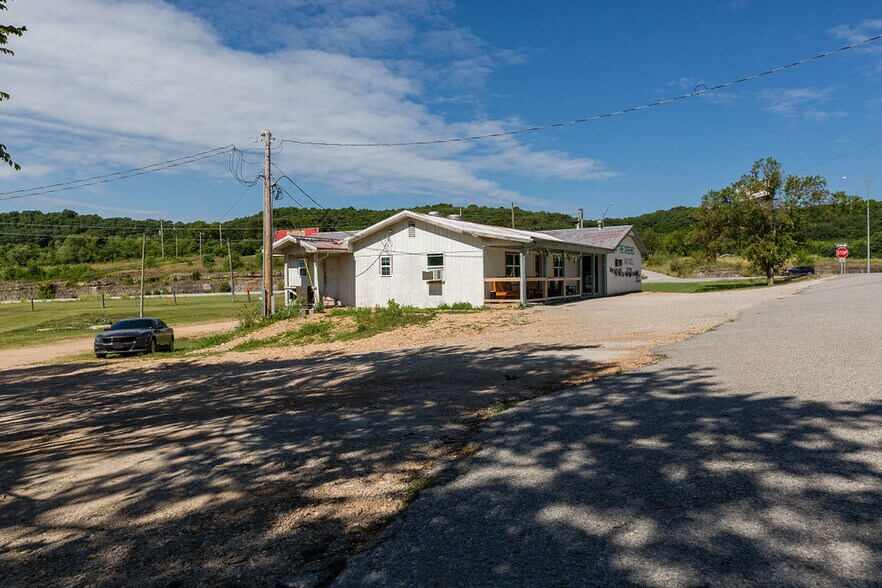 More Photos Of 48 Little Missouri Rd, Jane Restaurant For Sale