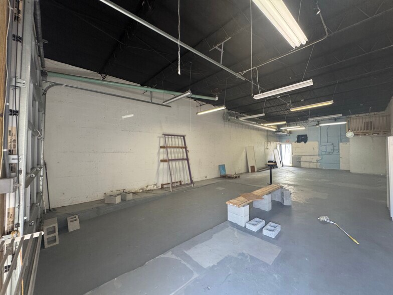 More Photos Of 201-207 SW 5th St, Fort Lauderdale Light Manufacturing For Lease