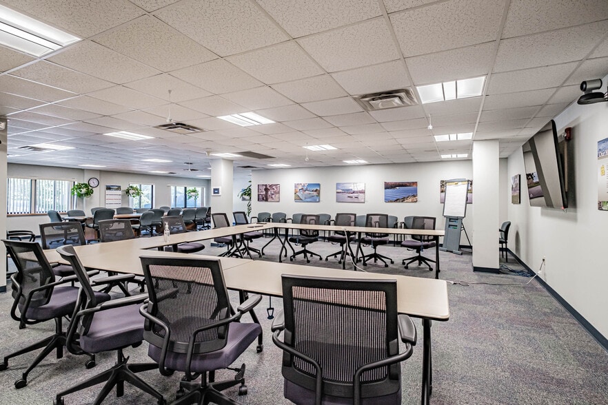 More Photos Of 41 Hutchins Dr, Portland Office For Lease