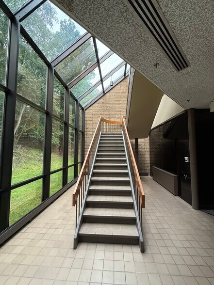 More Photos Of 500 Corporate Dr, Mahwah Light Manufacturing For Sale