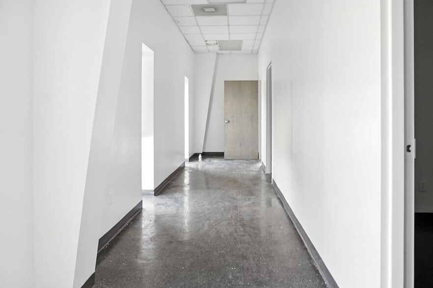 More Photos Of 400 Mound City Rd, West Memphis Service For Sale