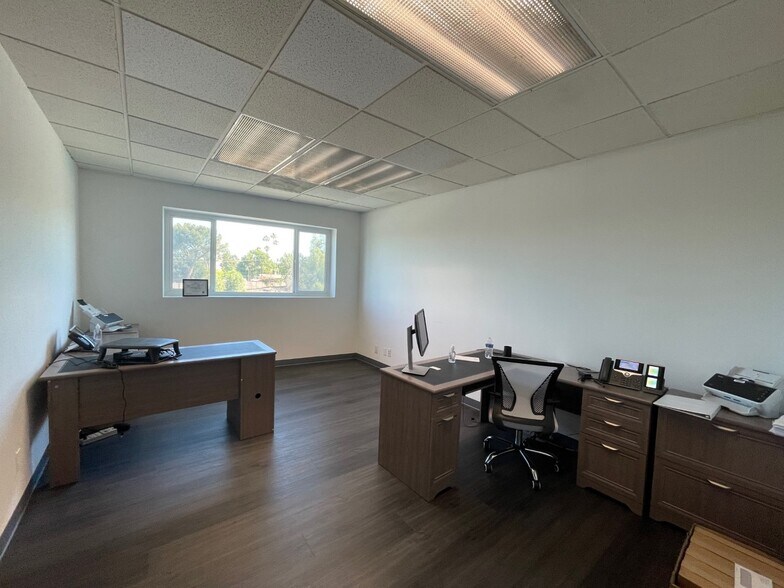 More Photos Of 20631 Ventura Blvd, Woodland Hills Office For Lease