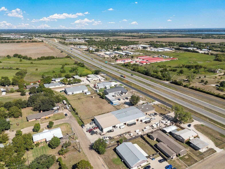 More Photos Of 6175 N State Highway 6, Woodway Warehouse For Lease