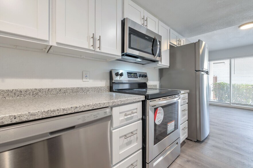 More Photos Of 1815 W Tuckey Ln, Phoenix Apartments For Sale