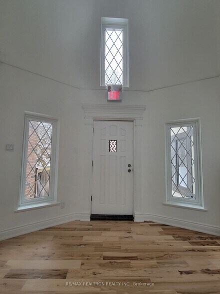 More Photos Of 16003 Yonge St, Aurora Land For Sale