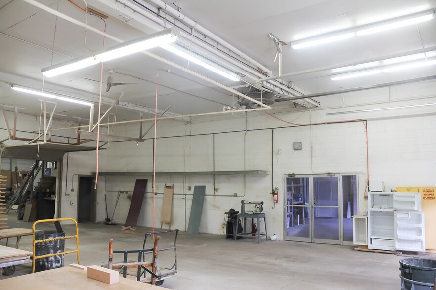 More Photos Of 9340 S Kedzie Ave, Evergreen Park Warehouse For Sale