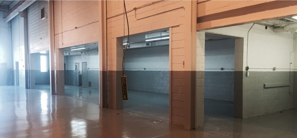 More Photos Of 14076 E Nine Mile Rd, Warren Warehouse For Lease