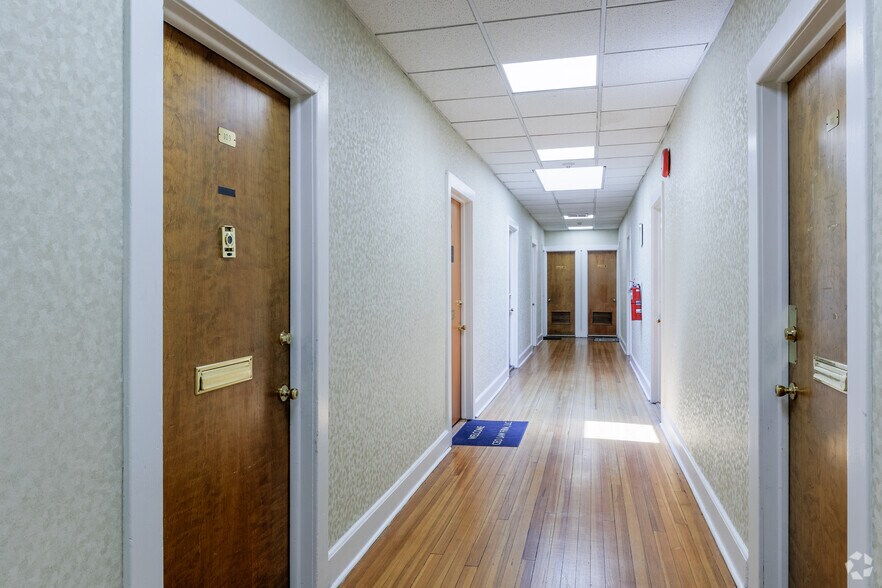 More Photos Of 238 Main St, Hackensack Storefront Retail Office For Lease