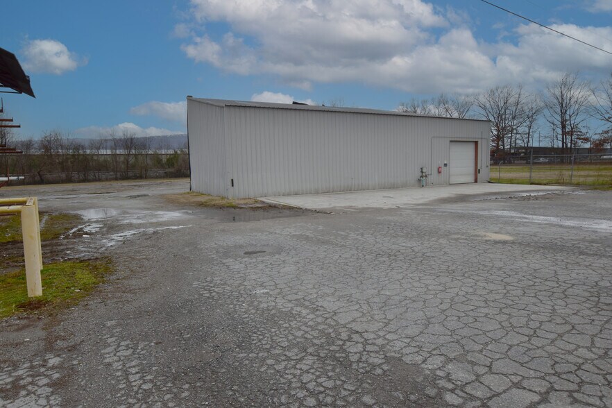 More Photos Of 4301 Rossville Blvd, Chattanooga Service For Lease