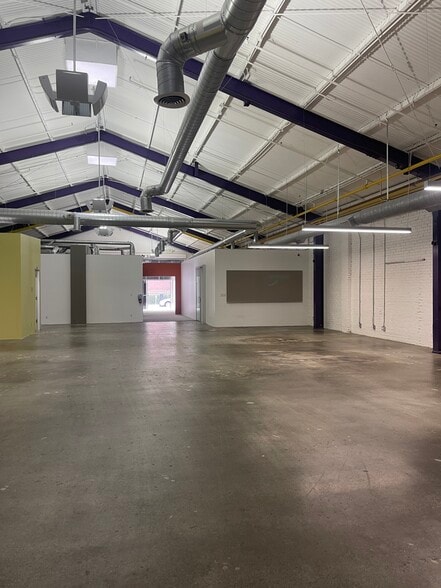 More Photos Of 55-61 Valley St, Pasadena Storefront Retail Office For Lease