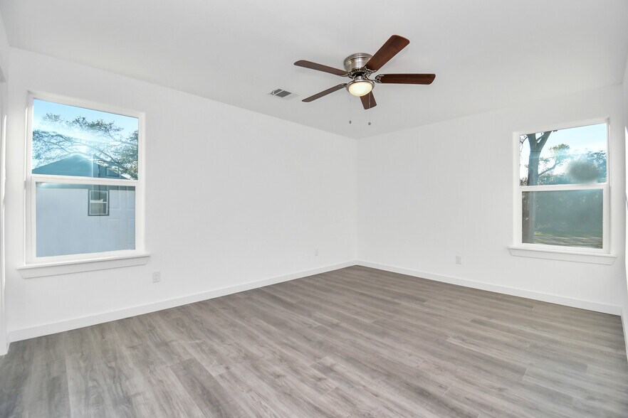 More Photos Of , Houston Multifamily For Sale