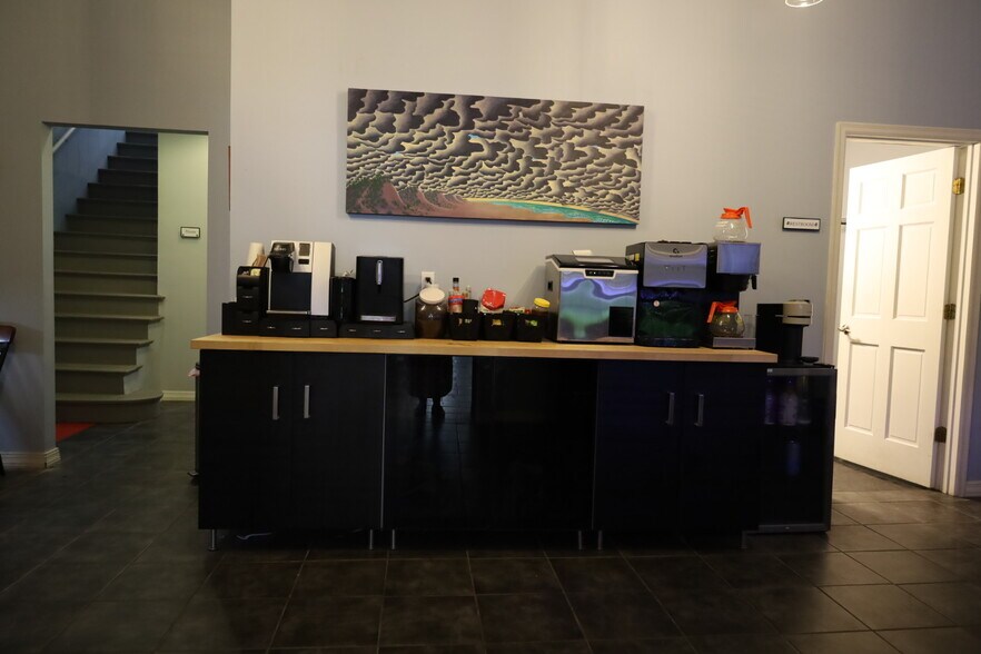 More Photos Of 613 Chillicothe St, Portsmouth Storefront Retail Office For Lease