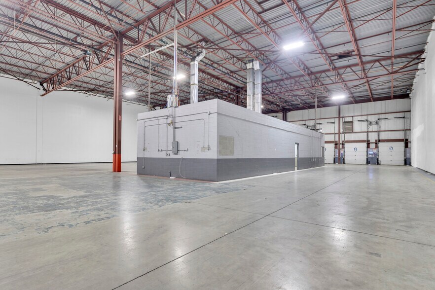 More Photos Of 599 Sprucewood Ave, Windsor Warehouse For Lease