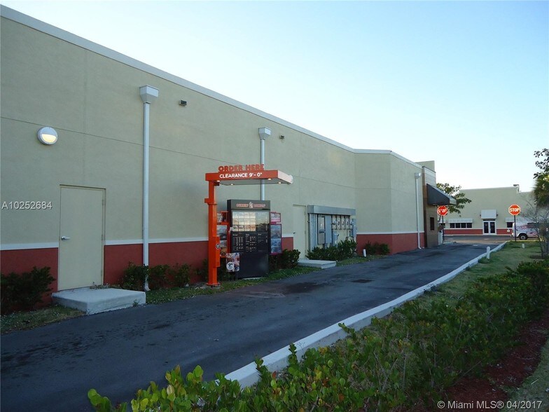 More Photos Of 374-400 N Rock Island Rd, Margate Freestanding For Lease