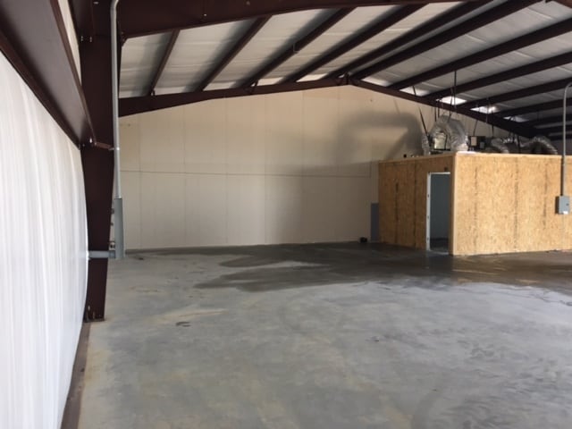 More Photos Of 301 Thomas Pl, Everman Warehouse For Lease