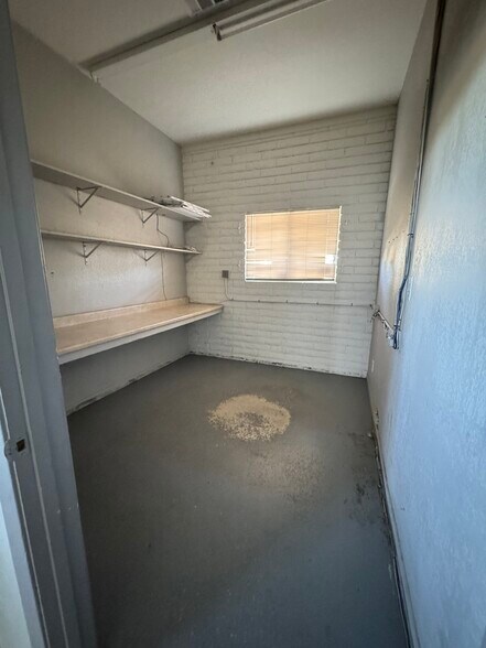 More Photos Of 17648 N 32nd St, Phoenix Warehouse For Lease
