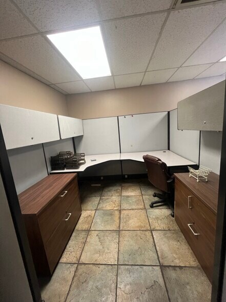 More Photos Of 201 N Ann Arbor Ave, Oklahoma City Showroom For Lease