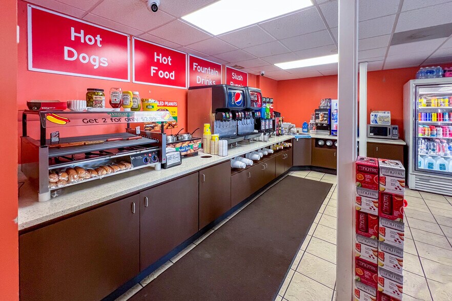 More Photos Of 5704 14th St W, Bradenton Convenience Store For Sale