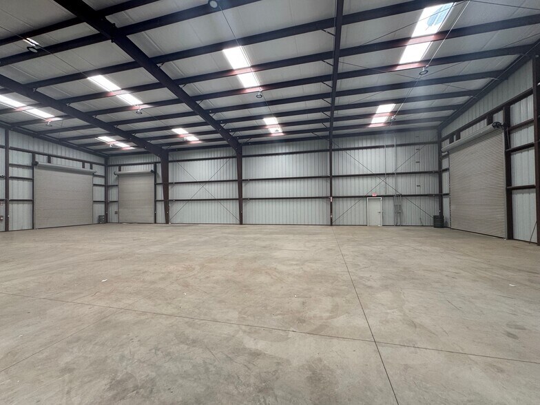 More Photos Of 6717 Cherry ave, Bakersfield Warehouse For Lease